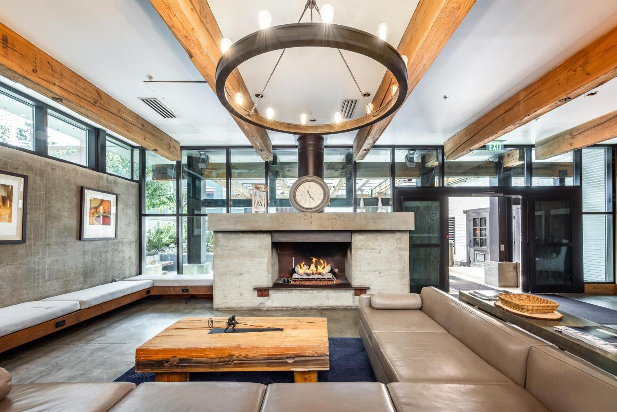 Main & Sky Villa Park City Kültér fotó